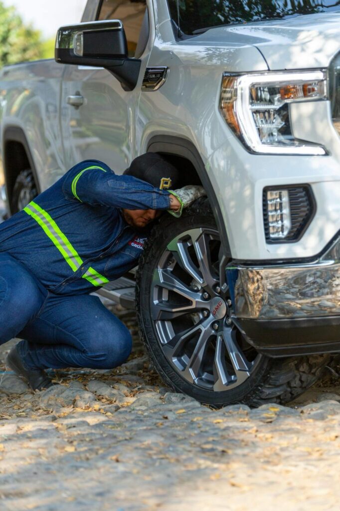 The Comprehensive Guide to Handling a Broken Tire on Your Vehicle