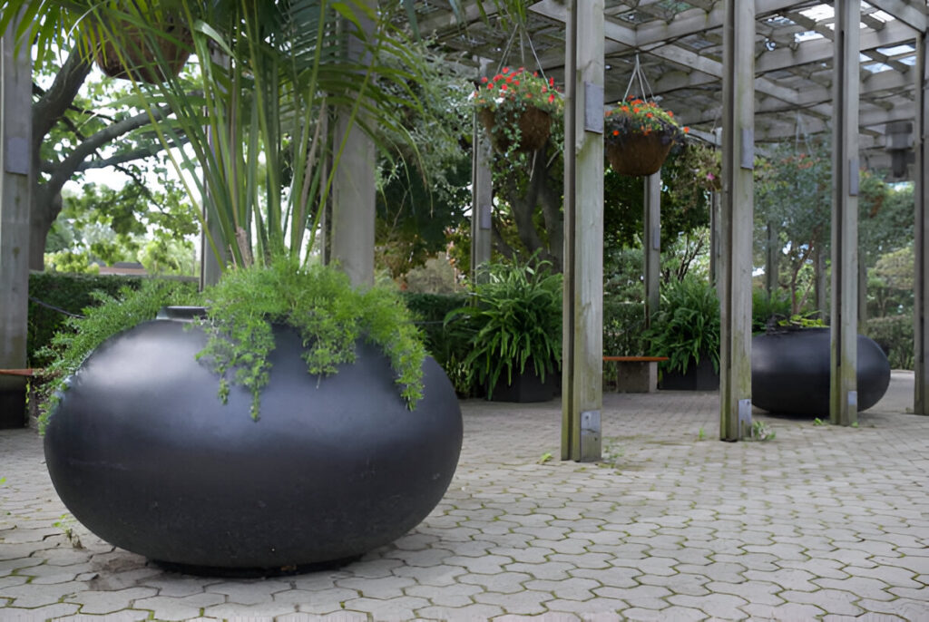 Extra-Large Outdoor Pots
