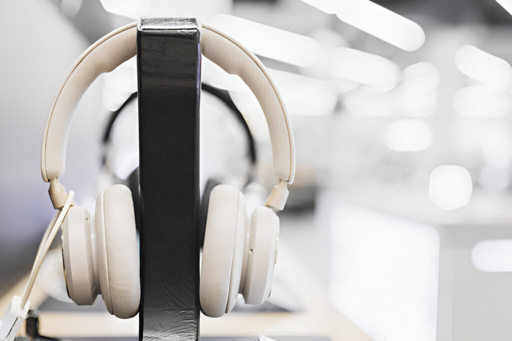 Elevating Your Audio: The Definitive Guide to Choosing the Perfect Headphones